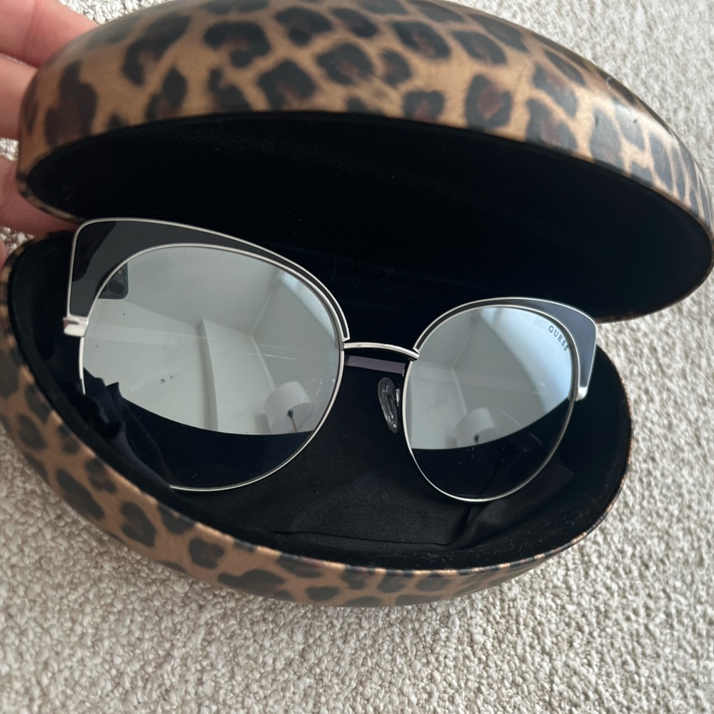 Guess cat eyed Sunglasses with Leopard Case